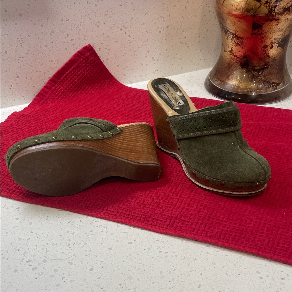 Steve Madden Olive Suede Wedge Mules used